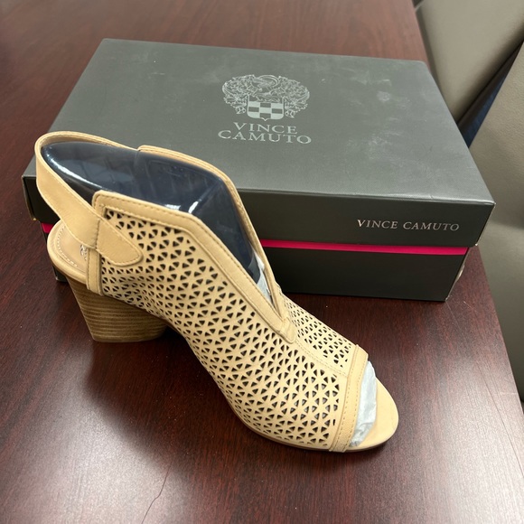 Vince Camputo Heels - Picture 2 of 2